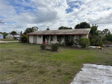 Welcome to 3677 Tangerine Drive in the laid-back waterfront - photo 4