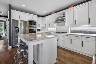 Single-level home, clear mountain views overlooking the 1st - photo 19