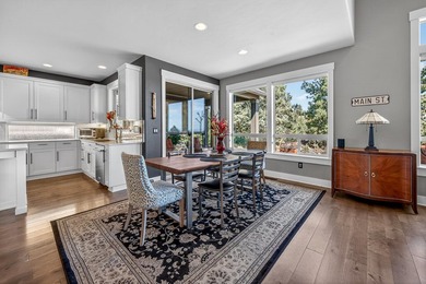 Single-level home, clear mountain views overlooking the 1st - photo 22