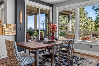 Single-level home, clear mountain views overlooking the 1st - photo 23
