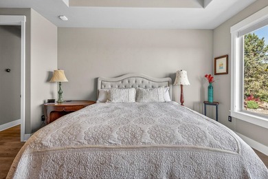 Single-level home, clear mountain views overlooking the 1st - photo 30