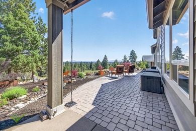 Single-level home, clear mountain views overlooking the 1st - photo 48