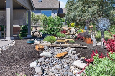 Single-level home, clear mountain views overlooking the 1st - photo 50