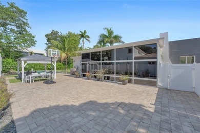 YOUR DREAM HOME AWAITS! Immerse in natural light in this 3/2 - photo 8