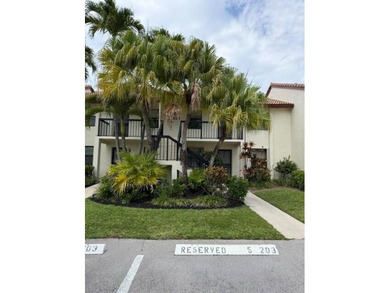 Beautiful all-ages condo in a prime central Boca Raton location - photo 3