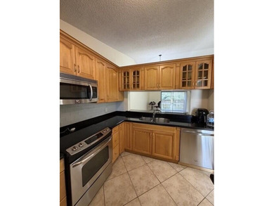 Beautiful all-ages condo in a prime central Boca Raton location - photo 6
