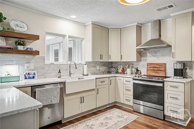 Move-in ready and beautifully renovated, this single-story - photo 11