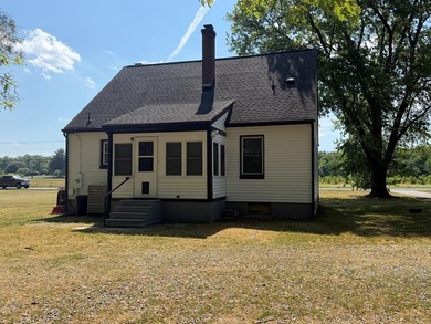 This Cape Cod is the perfect Northern Neck retreat, located just - photo 4