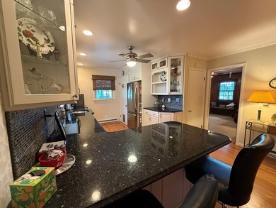 Rare opportunity to own this spacious, beautifully updated brick - photo 8
