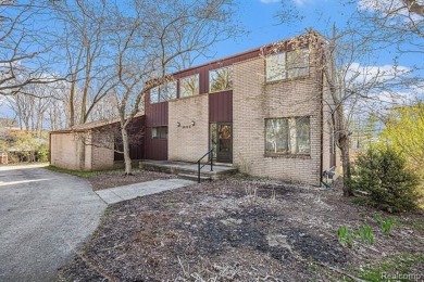 Lake Home For Sale in West Bloomfield, Michigan