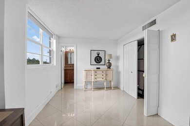 Pristine and fully updated, this penthouse-level 1-bedroom plus - photo 12