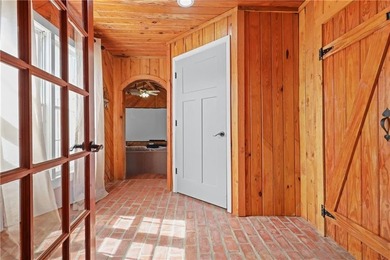 This Baxley property opens the door to something you don't come - photo 31