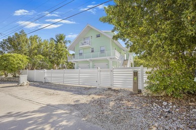 Stunning bayfront living in Key Largo's sought-after Buccaneer - photo 2