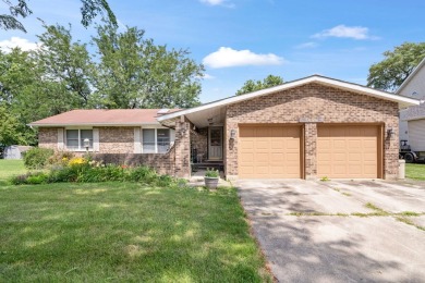 Lake Home For Sale in Lake Holiday, Illinois