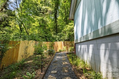 Top 7 Reasons to Love This Home: 1. A peaceful oasis of nature - photo 35