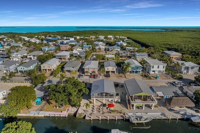 This canal front home checks all the boxes. PRICE, CONDITION - photo 2