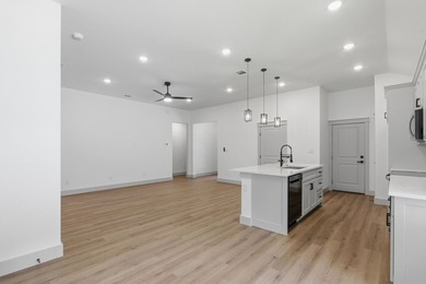 *** $5,000 seller concession toward buyer closing costs! Don't - photo 12