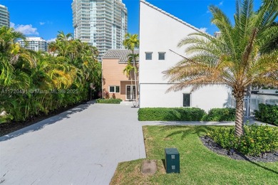 A DREAM HOME !! STUNNING NEW RENOVATIONS MODERN 4 BED / 3 BATH - photo 3