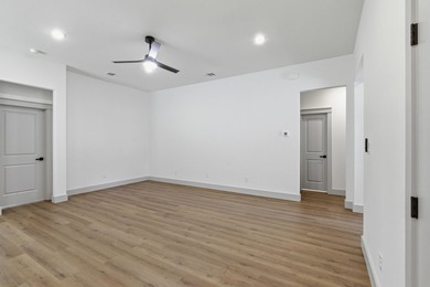 *** $5,000 seller concession toward buyer closing costs! Don't - photo 14