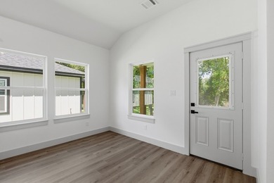 *** $5,000 seller concession toward buyer closing costs! Don't - photo 15