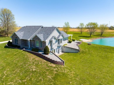 Mark Twain Lake Home For Sale in Stoutsville Missouri