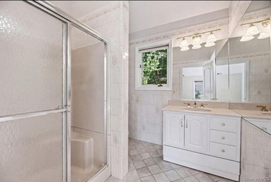 Welcome to 17 Nottingham Way. This expansive unique 5,300 - photo 13