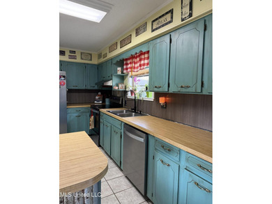 Country Living with Room to Grow! Discover the perfect blend of - photo 24