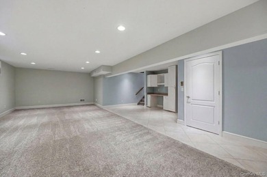 Welcome to 17 Nottingham Way. This expansive unique 5,300 - photo 25