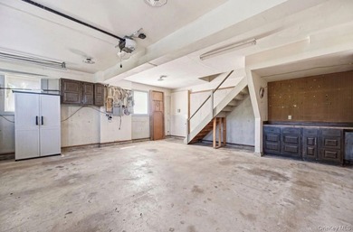 Welcome to 17 Nottingham Way. This expansive unique 5,300 - photo 28