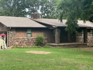 Overcup Lake Home For Sale in Morrilton Arkansas