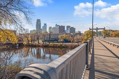 Wake up to beautiful sunrises in this bright, East-facing condo - photo 32