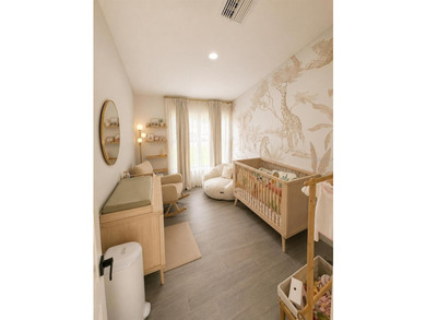 Beautiful pool home located in the highly sought-after - photo 10