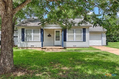 Welcome home to 903 N. Glendale Street in the heart of - photo 1
