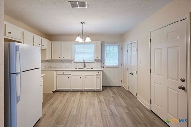 Welcome home to 903 N. Glendale Street in the heart of - photo 4