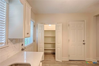 Welcome home to 903 N. Glendale Street in the heart of - photo 5