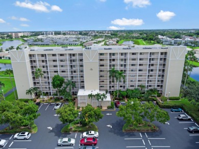 (private lake, pond, creek) Condo For Sale in Delray Beach Florida