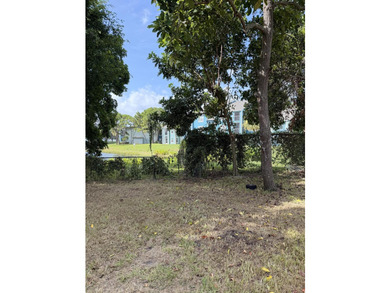 Attention all Investors or DYI Buyers. Single-family home with - photo 5