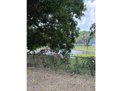 Attention all Investors or DYI Buyers. Single-family home with - photo 6