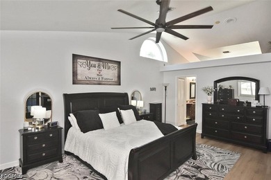 Welcome to your own private compound - a rare 2.5+ acre estate - photo 7
