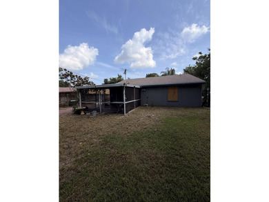 Attention all Investors or DYI Buyers. Single-family home with - photo 8