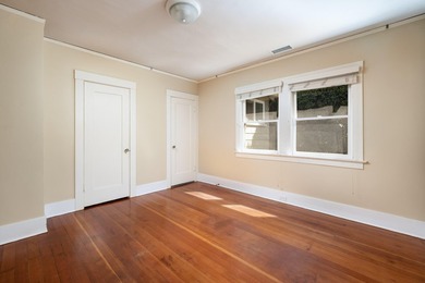 Behind the timeless facade of a beautifully restored 1920s - photo 14
