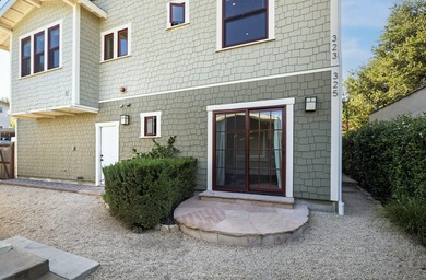 Behind the timeless facade of a beautifully restored 1920s - photo 21