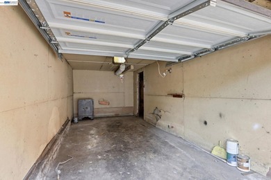 Tucked into a prime Oakland location just moments from Chinatown - photo 34