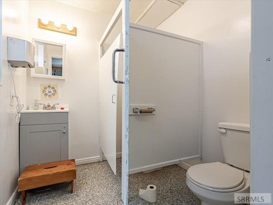 This commercial property is situated in a desirable location and - photo 41