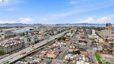 Tucked into a prime Oakland location just moments from Chinatown - photo 48