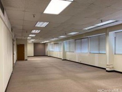 Must see property ! Right off the H-1 freeway Exit 23 Punahou - photo 5