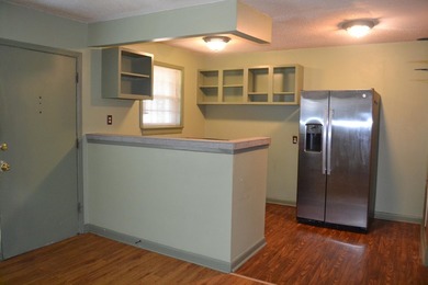 Welcome to Rivers Bend Condominiums, a hidden gem in the heart - photo 2