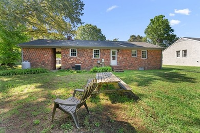 3 bedroom 1 1/2 bath brick rancher with attached carport and - photo 2