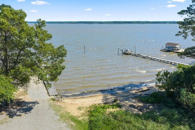 3 bedroom 1 1/2 bath brick rancher with attached carport and - photo 5