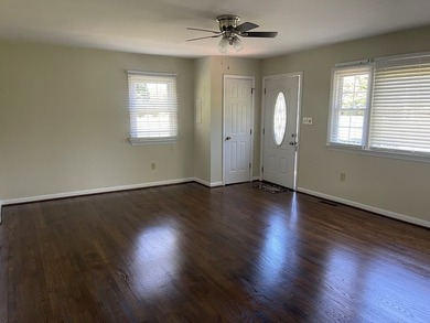 Try country living in this ranch-style 3-bedroom, 1.5-bath home - photo 3